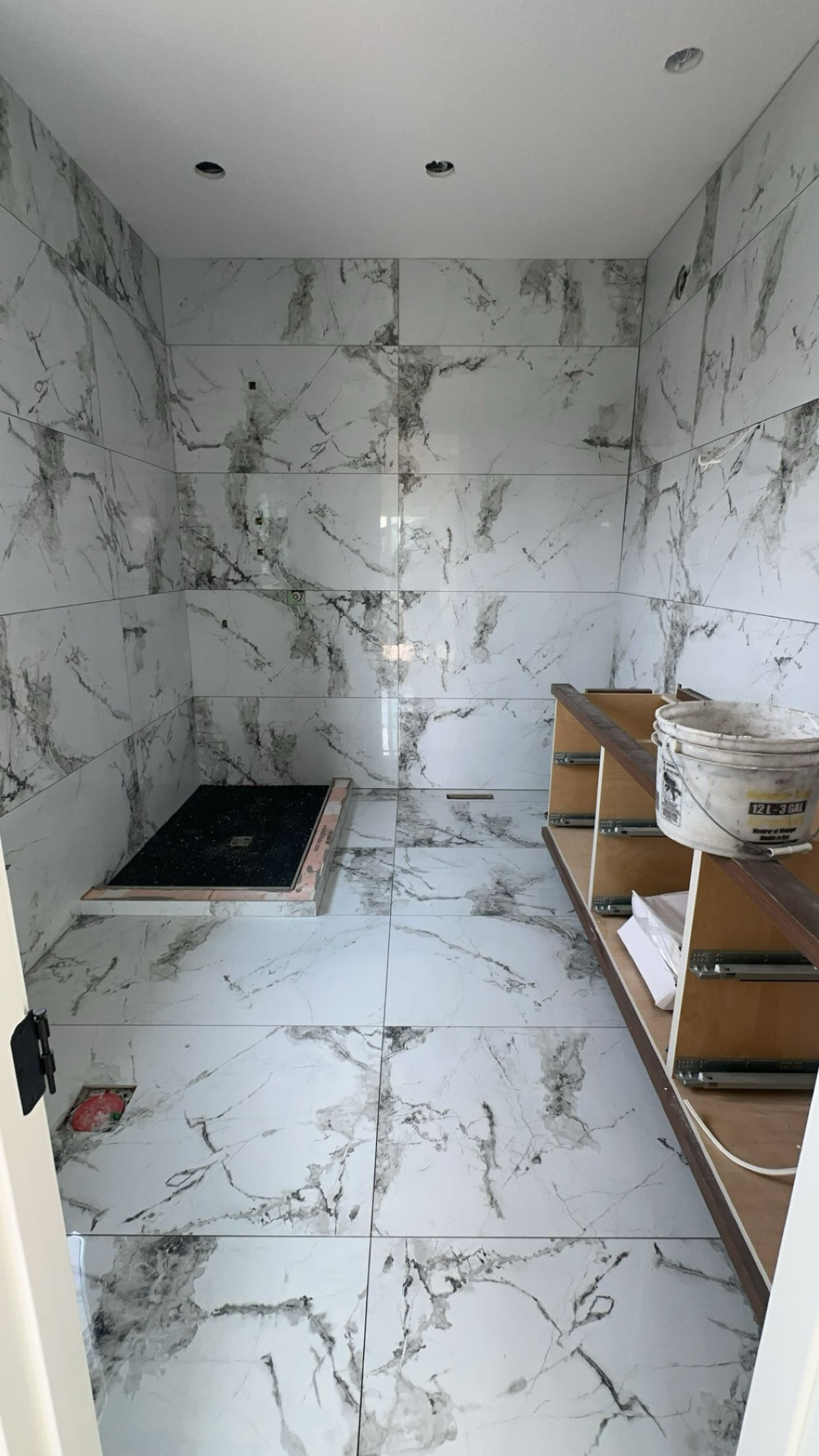 Sandhu tile